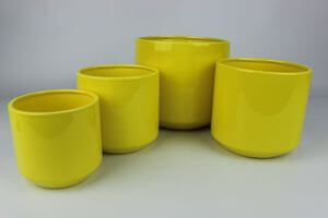 Žltý keramický okrúhly kvetináč 18 cm