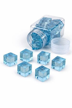 Modré dekorační kamínky ve tvaru kostky 80ks