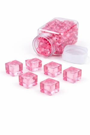 Ružové dekoračné kamienky v tvare kocky 80ks