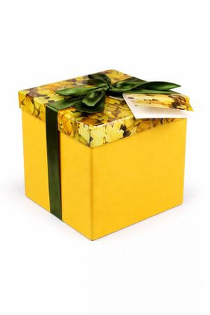 Žlutá dárková krabice 17cm