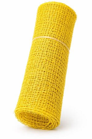 Žlutá dekorační síťovina na kytice