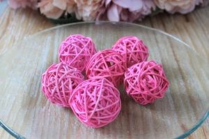 Rózsaszín rattan gömbök 5cm 6db