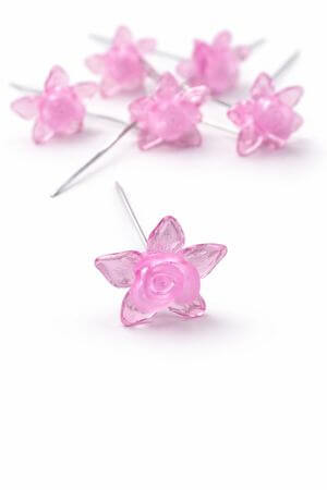 Špendlík s růžovou květinkou 12ks 7cm