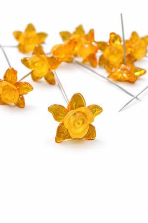 Špendlík s oranžovou květinkou 12ks 7cm