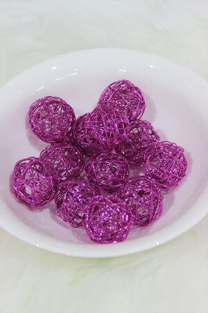 Fialové drôtené guličky 12ks 3cm