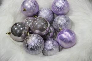 Halványlila műanyag karácsonyfa gömb 8cm 12db