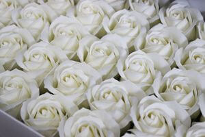 Krémszínű szappanrózsák 50db 6cm