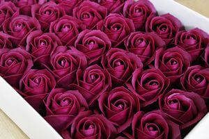 Sötét lilaszínű szappanrózsák 50db 6cm