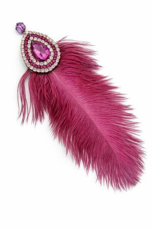 Růžová zdobená závěsná slza s pírkem 20cm