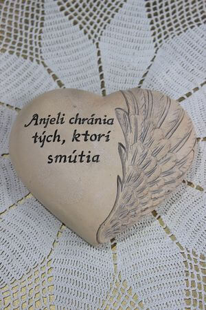 Hnedosivé patinované srdce na hrob 13cm