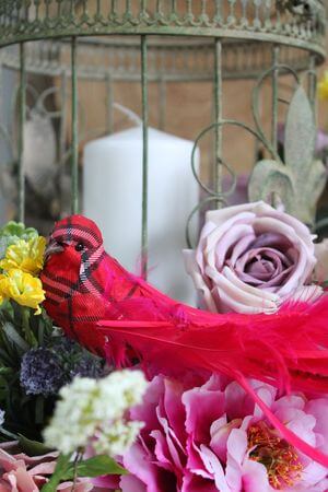 Červený károvaný ptáček na kolíčky 20cm