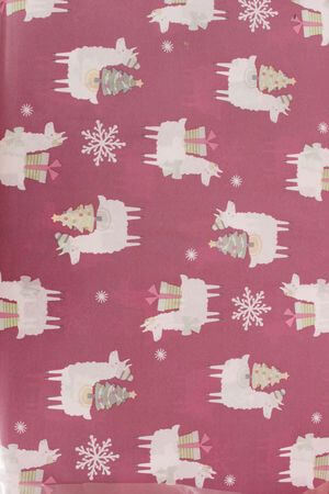 Fialový baliaci papier s vianočným motívom