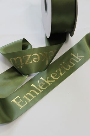 Zöld szatén szalag "Emlékezünk" felirattal 5cm
