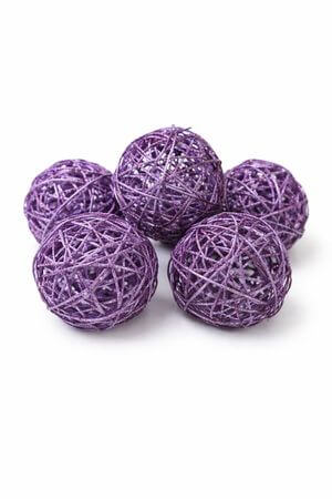 Fialové ratanové guličky s glitrom 10cm 6ks