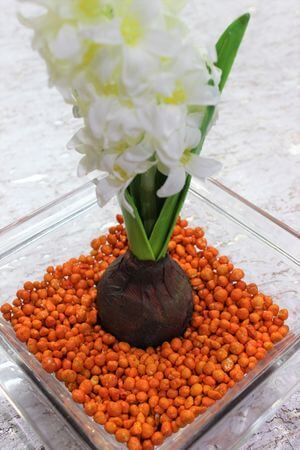 Oranžové dekorační polystyrenové kuličky 210g