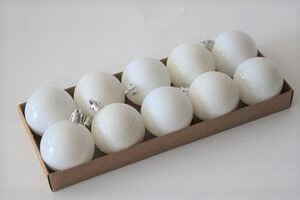 Biele plastové vianočné gule 10ks 5cm