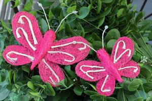 Cyklámenové dekoračné motýle 2-set