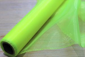 Zelená neonová organza 36cm 9m