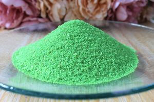 Bledozelený dekoračný piesok 1kg