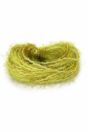 Žlutý ozdobný provázek s nitkami 10m 0,5cm