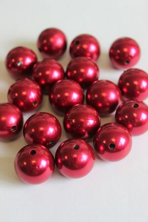 Tmavě červené ozdobné perly 24mm 18ks