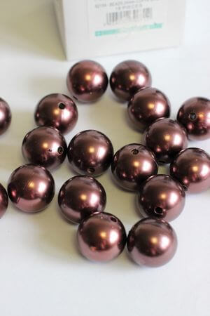 Barna dekoratív gyöngyök 24mm 18db