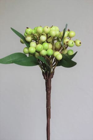Zöld mű bogyók ágon 35cm