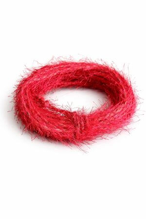 Vínový dekorační provázek s nitěmi 10m 0,5cm