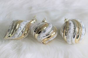 Arany-fehér luxus karácsonyfadíszek 3db 10cm