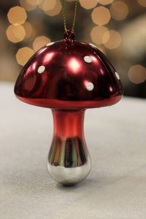 Červená závěsná vánoční ozdoba hříbek 10cm