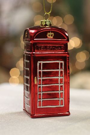 Červená závěsná ozdoba telefonní budka 11cm
