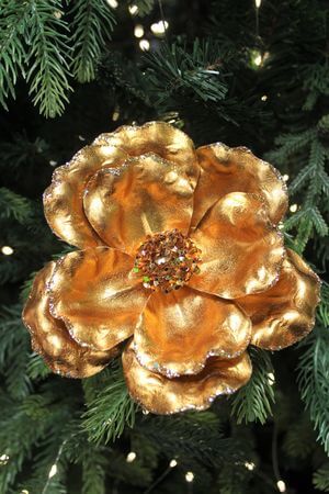 Réz színű fényes magnólia csipeszen 14cm