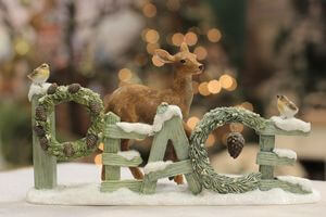 Zasněžená vánoční dekorace se zvířátky 24cm