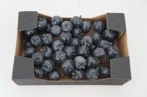 Sötétkék műanyag dekor bogyók 60db