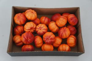 Narancssárga műanyag dekor tök 24db