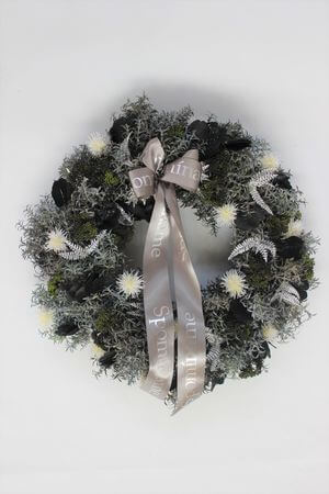 Šedý smuteční věnec na hrob Rozmarýn 54cm