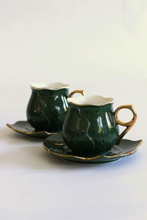 Zelenozlaté porcelánové šálky s podšálkou Kvet 2ks