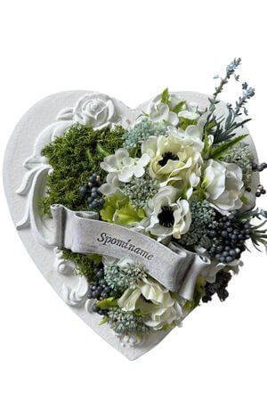 Bílé drevené srdce na hrob Vzpomínáme 30cm