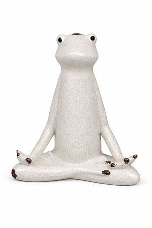 Krémszínű béka barna patinával