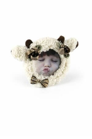 Krémszínű, plüss, bárány alakú gyermek képkeret