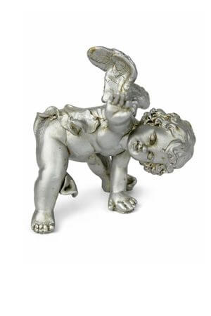 Ezüst angyalka kinyújtott kézzel