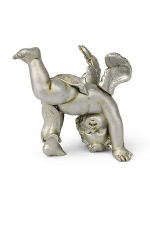 Ezüst bukfencező angyal