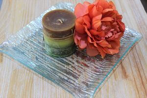 Skleněný čtvereční talíř rýhovaný 24cm