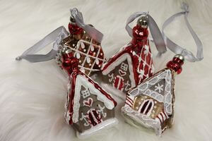 Piros karácsonyi mézeskalács házak 4db 9cm