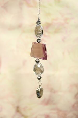 Růžová čirá závěsná ozdoba LUX 15 cm