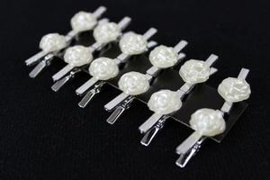 Esküvői csat krémszínű rózsákkal