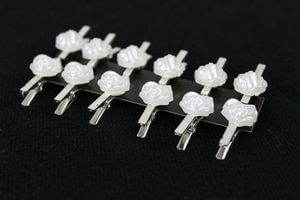 Esküvői csat fehér rózsákkal