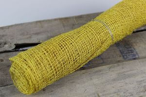 Žlutá dekorační síťovina na kytice