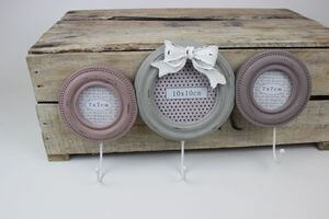 Pasztell színű vintage képkeret akasztóval 