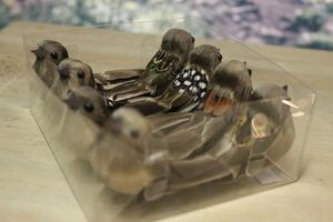 Barna karácsonyfadísz verebek csipeszen 8db